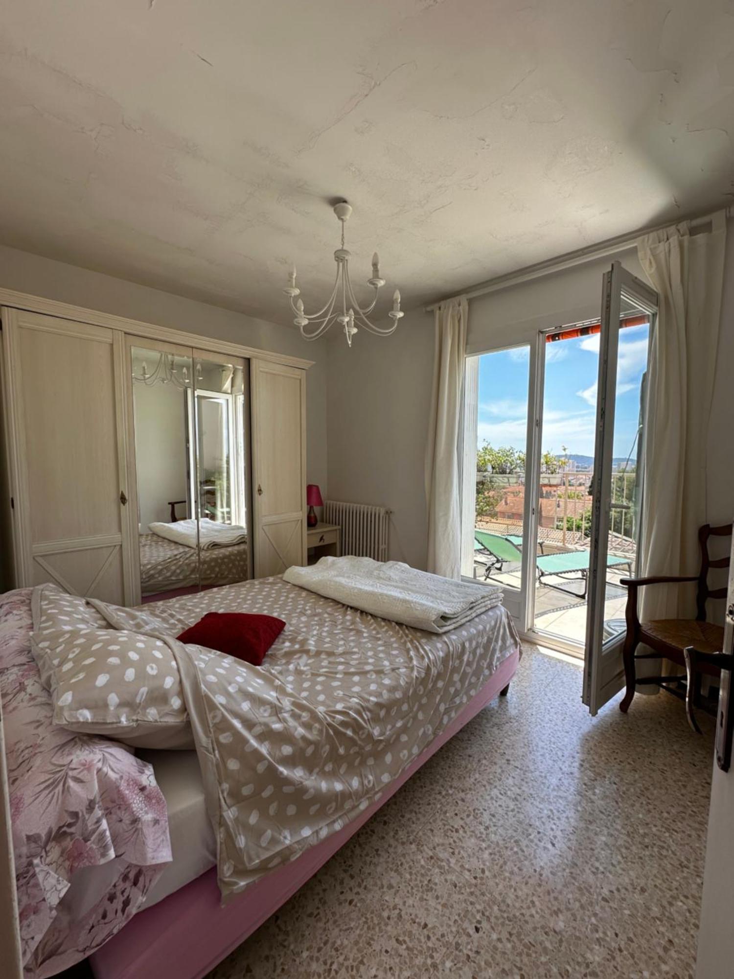 T4 Avec Terrasse Et Garage Prive Lägenhet Toulon Exteriör bild